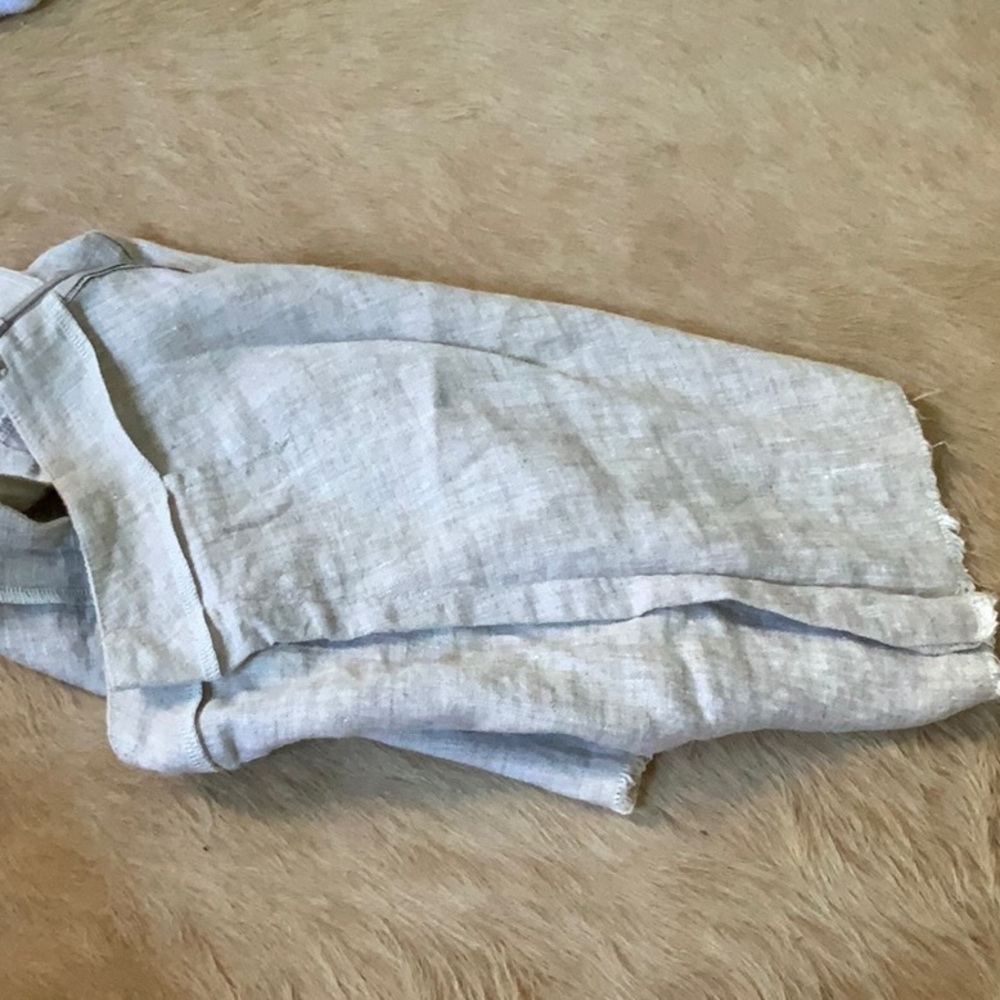 The reformation linen skirt oatmeal size 4 - Picture 3 of 3